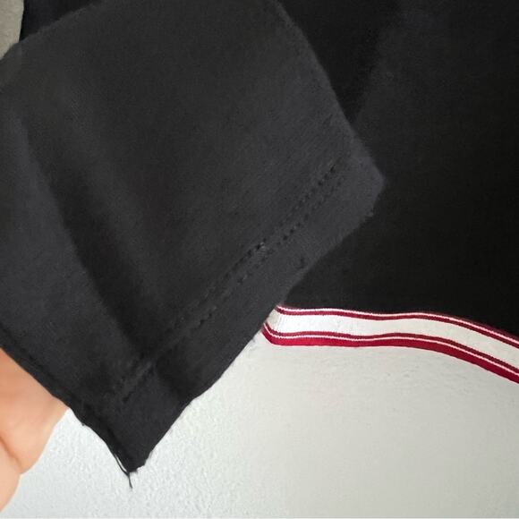 Abercrombie Longsleeve Ring Collar Crop Top Black Red Cream Preppy Medium - Picture 4 of 5